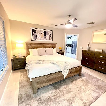 Spacious Home Near Downtown & The Beach Делрей Бийч Екстериор снимка